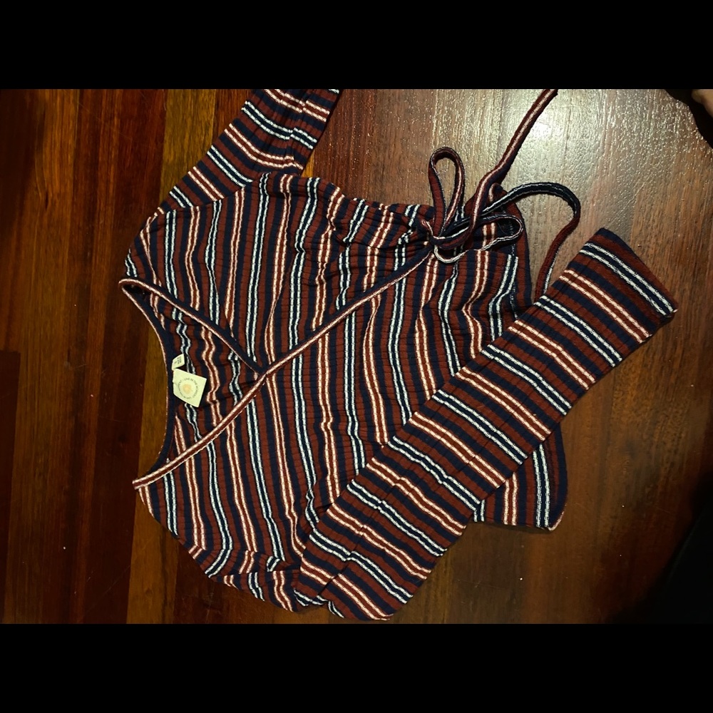 Long sleeve crop top